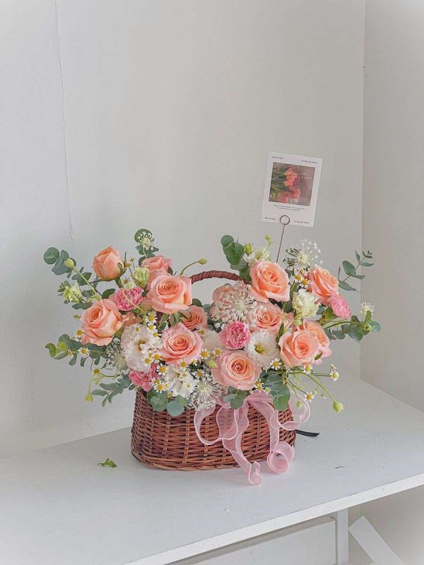 Top 5 giỏ hoa kẽm nhung để bàn tô điểm không gian bàn làm việc